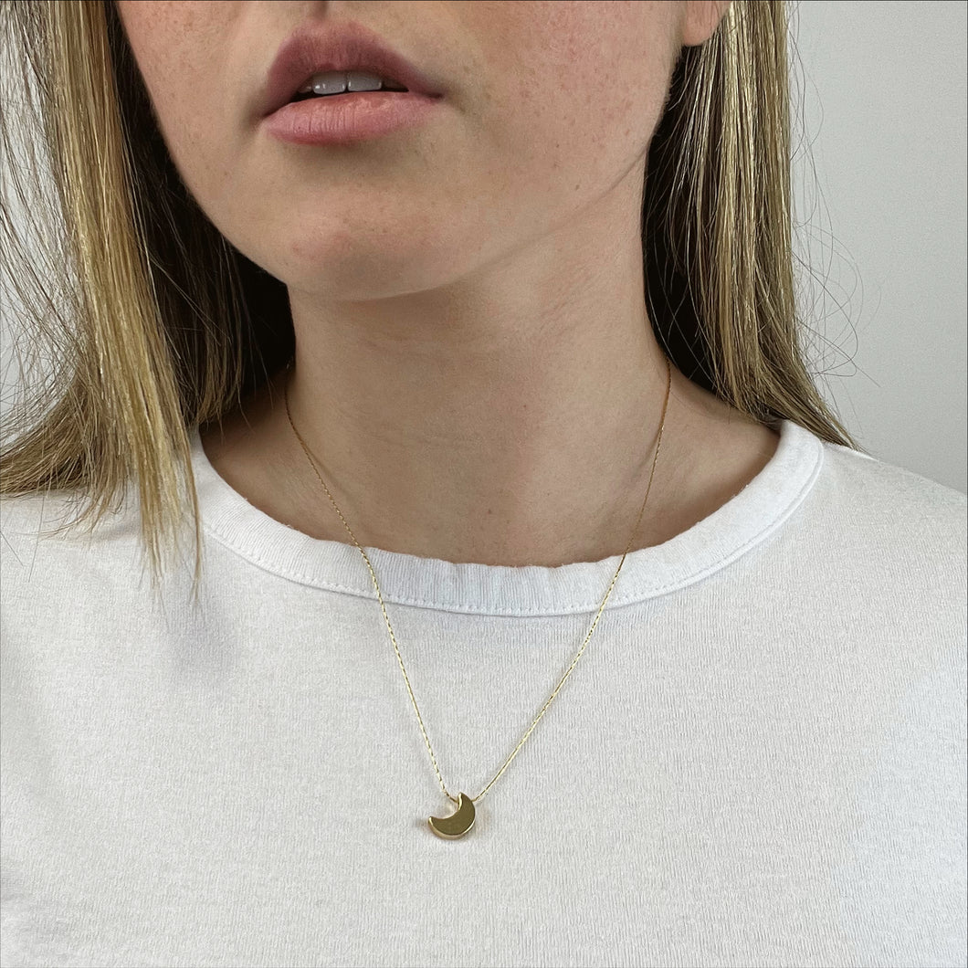 Solid Moon Necklace